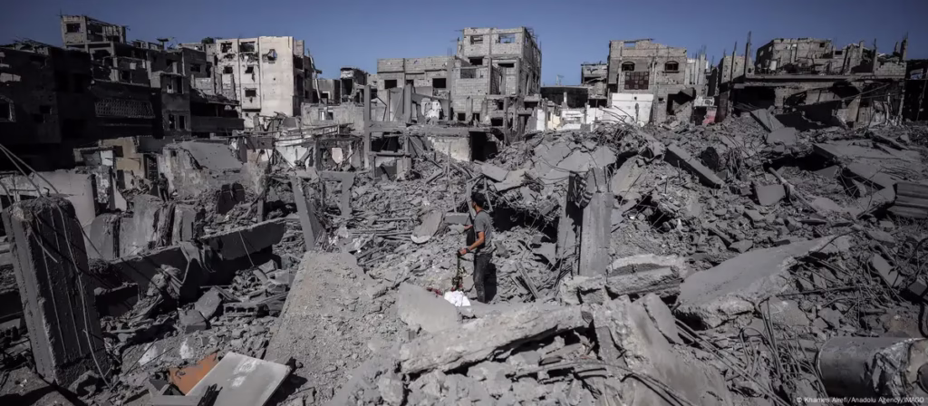 “Mapa de Gaza con emblemas de Israel y Hamás tras anuncio de alto el fuego”