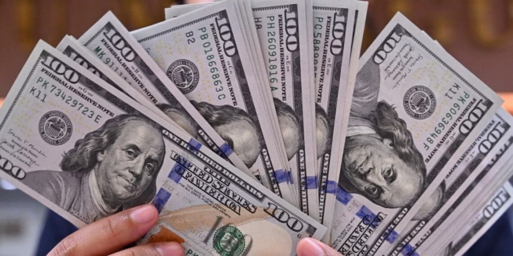 Dólar oficial sube: devaluación del bolívar azota a Venezuela