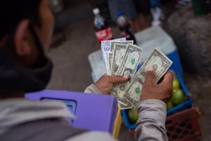 Salarios destruidos: inflación y devaluación pulverizan el poder adquisitivo